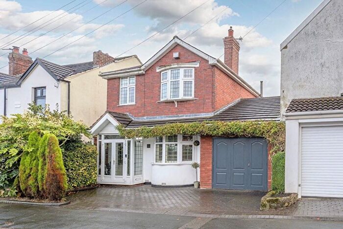 3 Bedroom Property For Sale In Gate Street, Sedgley, DY3