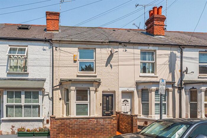 3 Bedroom Terraced House For Sale In Queens Road, Caversham, Berkshire, RG4