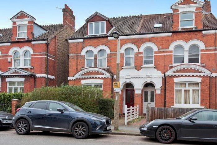 Studio To Rent In Sheen Park, Richmond, TW9