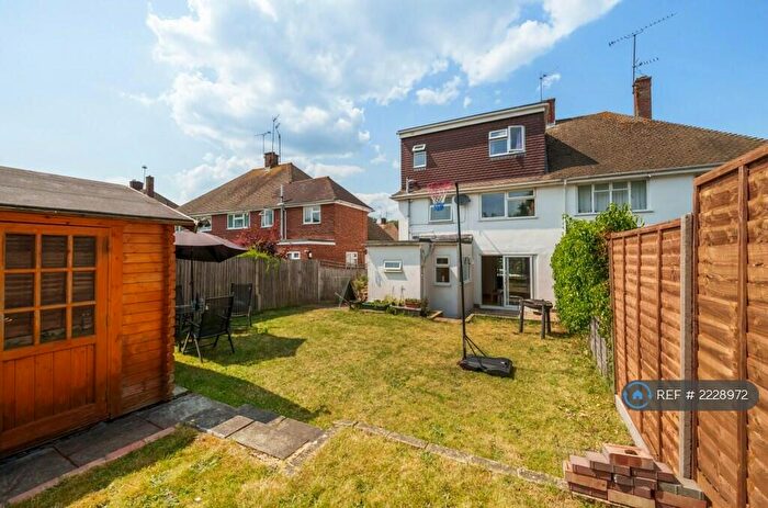 5 Bedroom Semi-Detached House To Rent In Chelwood Road, Earley, Reading, RG6