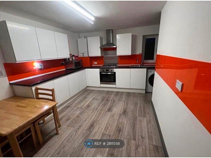 3 Bedroom Bungalow To Rent In Valley Road, Gillingham, ME7