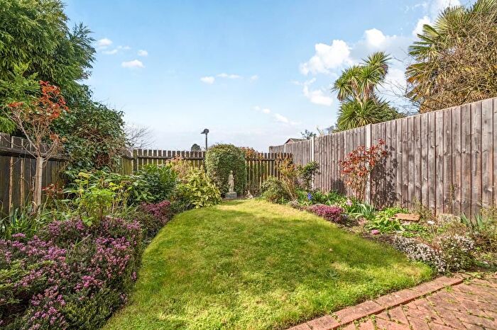 1 Bedroom Maisonette To Rent In Greenham Wood, Bracknell, RG12