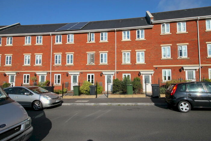 4 Bedroom Town House To Rent In Royal Crescent, Exeter, EX2