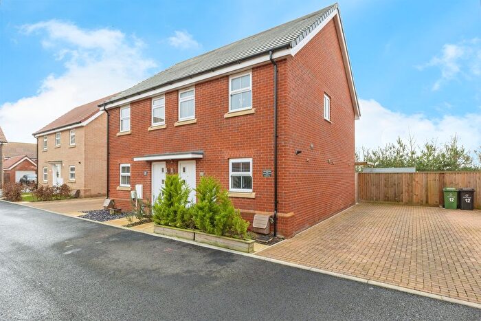 3 Bedroom Semi Detached House For Sale In Hurricane Close, Attleborough, NR17