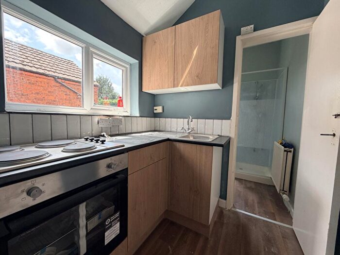 1 Bedroom Flat To Rent In Lea House Road, Stirchley, B30