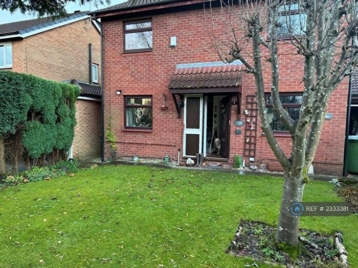 3 Bedroom Detached House To Rent In Deepdale Close, Stockport, Manchester, SK5