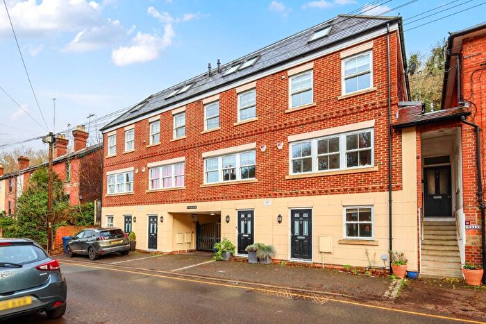 3 Bedroom Terraced House For Sale In Brighton Road, Godalming, Surrey, GU7