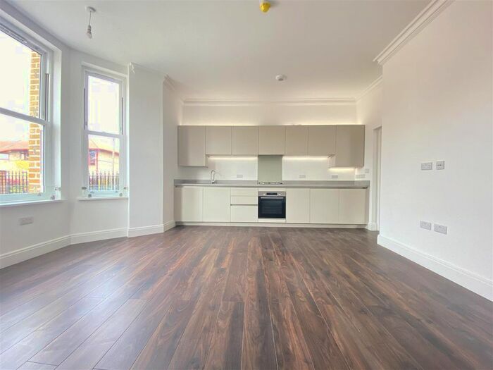 1 Bedroom Flat To Rent In Flat, Tynemouth House, N15