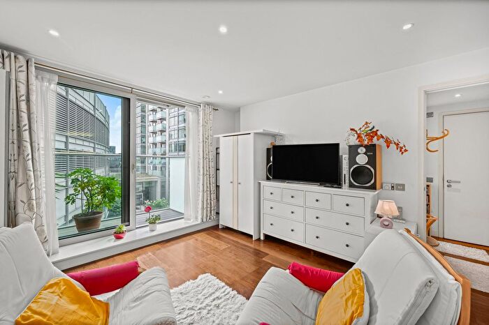 1 Bedroom Flat For Sale In Pan Peninsula Square, Millwall, E14