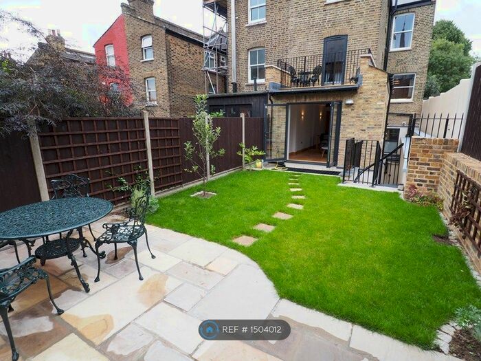 4 Bedroom Flat To Rent In Duckett Road, London, N4