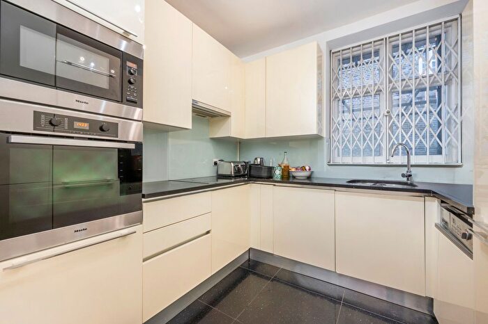 2 Bedroom Flat For Sale In Hamilton Hall, Hamilton Terrace, NW8