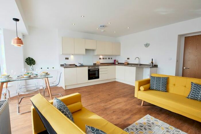 3 Bedroom Flat To Rent In Balmoral Road, Morecambe, LA4