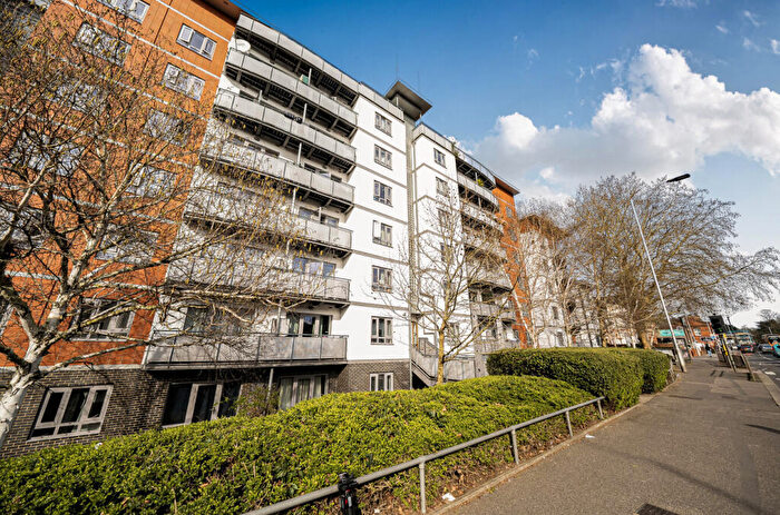 1 Bedroom Apartment For Sale In Norwood Road, Reading, Berkshire, RG1