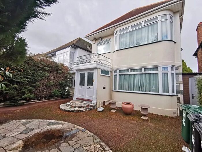 4 Bedroom Semi-Detached House To Rent In Penshurst Gardens, Edgware, HA8
