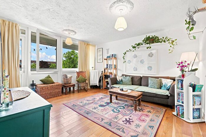 1 Bedroom Flat To Rent In Saxon Road, Bow, E3