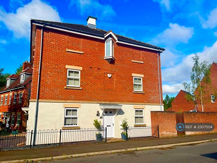 4 Bedroom Semi-Detached House To Rent In Hornbeam Way, Kirkby-In-Ashfield, Nottingham, NG17