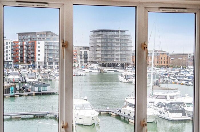 1 Bedroom Flat To Rent In Atlantic Close, Southampton, Hampshire, SO14