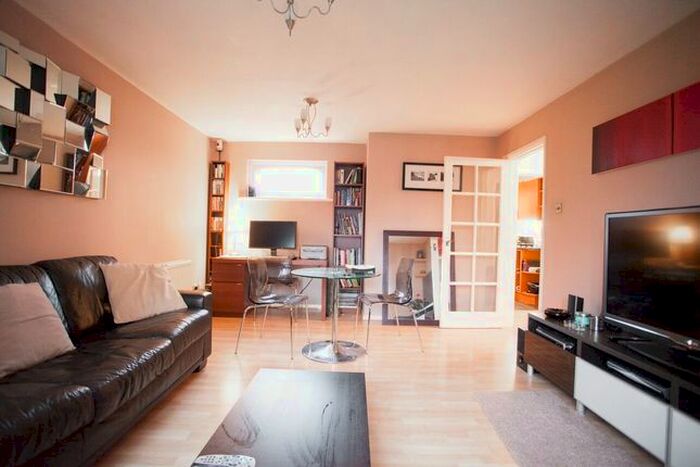 1 Bedroom Flat To Rent In Southwold Road, Watford, WD24