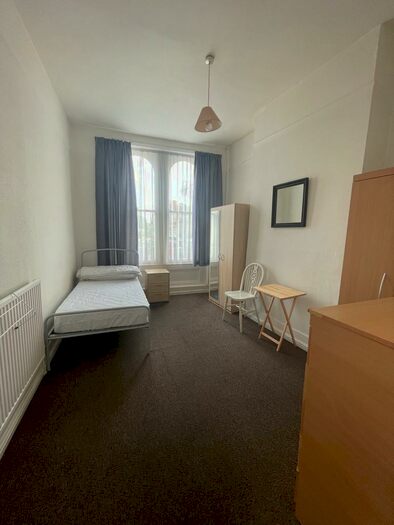 1 Bedroom Property To Rent In Double Room &ndash; Stoke Newington High Street, N16