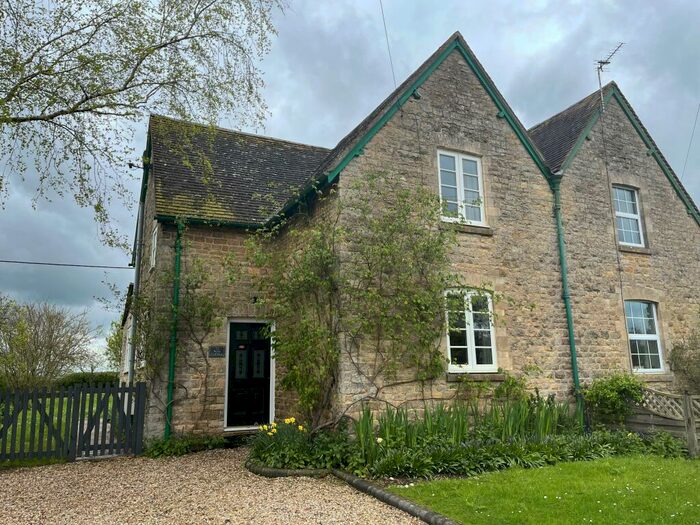 2 Bedroom House To Rent In South Leigh, OX29
