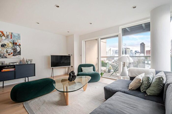 2 Bedroom Flat For Sale In Dance Square, London, EC1V - Photo 3