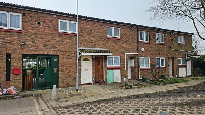 1 Bedroom Flat To Rent In High Street, Harlington, UB3