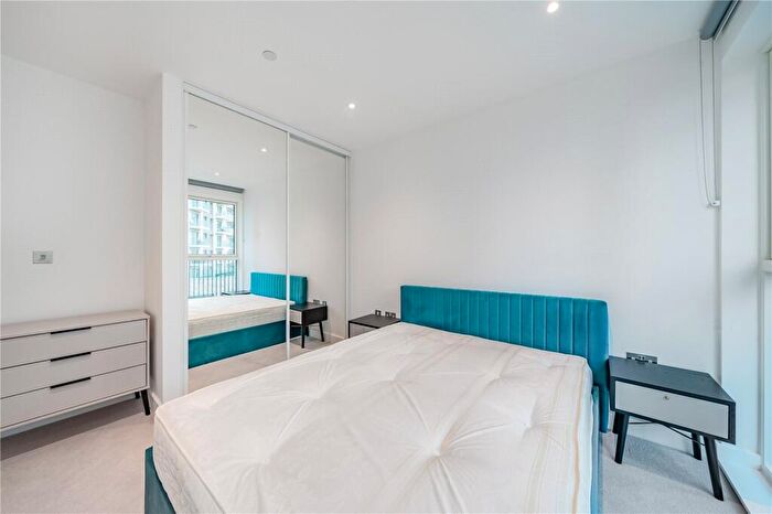 2 Bedroom Apartment To Rent In Henley Cross, London, SE3