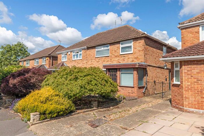 3 Bedroom Semi-Detached House For Sale In Walpole Road, Old Windsor, Windsor, SL4