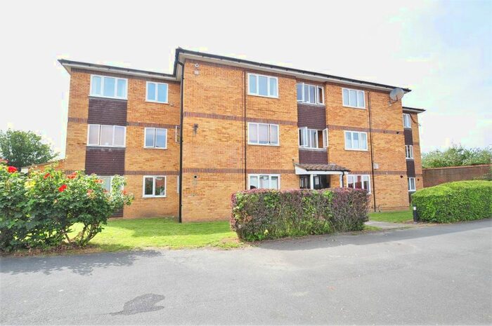 2 Bedroom Flat To Rent In Fox Hollow Drive, Bexleyheath, DA7
