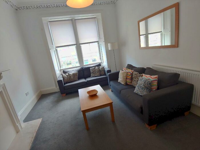 3 Bedroom Flat To Rent In Montague Street, Newington, Edinburgh, EH8