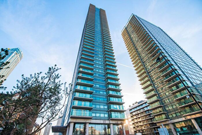 2 Bedroom Flat To Rent In Landmark West Tower, Marsh Wall, South Quay, Canary Wharf, London, E14