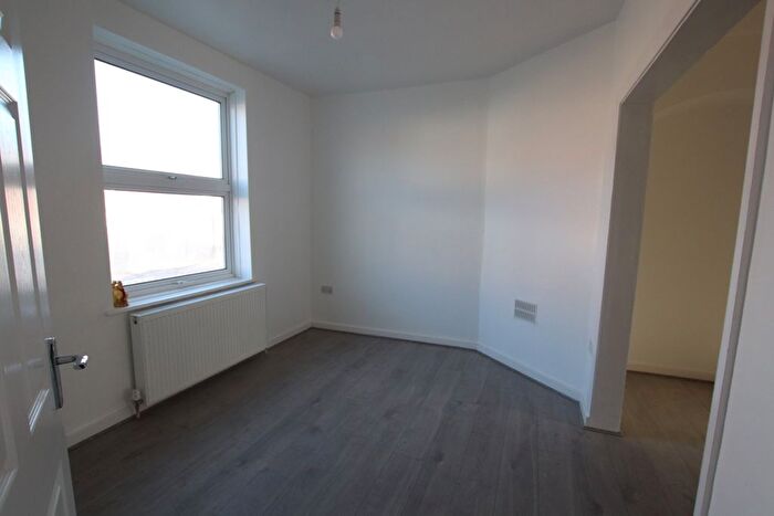 3 Bedroom Terraced House For Sale In Moorside Road, Bromley, BR1