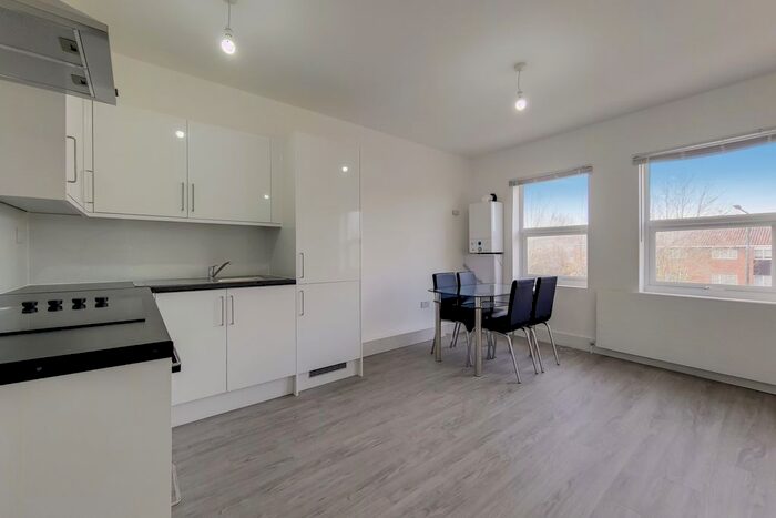 2 Bedroom Flat To Rent In London Road, London, SW16