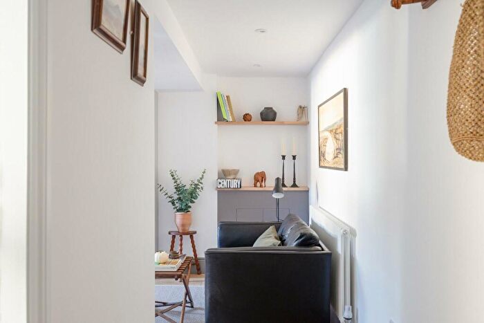 1 Bedroom Flat For Sale In Knowle Road, Totterdown, BS4