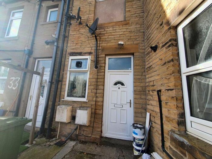 2 Bedroom Flat To Rent In Brewery Lane, Dewsbur, WF12