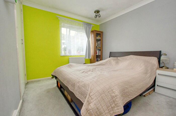 2 Bedroom Flat For Sale In Malwood Avenue, Southampton, Hampshire, SO16