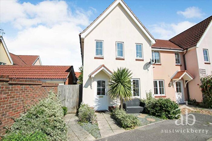3 Bedroom Semi-Detached House To Rent In Spindler Close, Ipswich, IP5