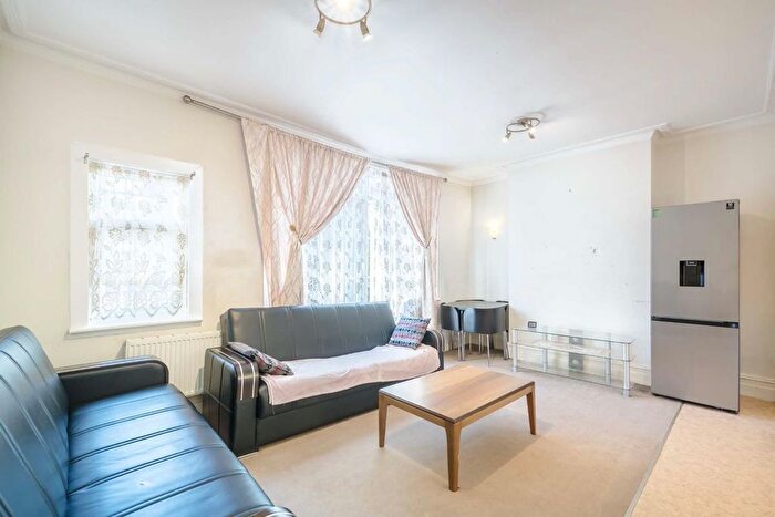 2 Bedroom Flat To Rent In Northfield Avenue, London, W13