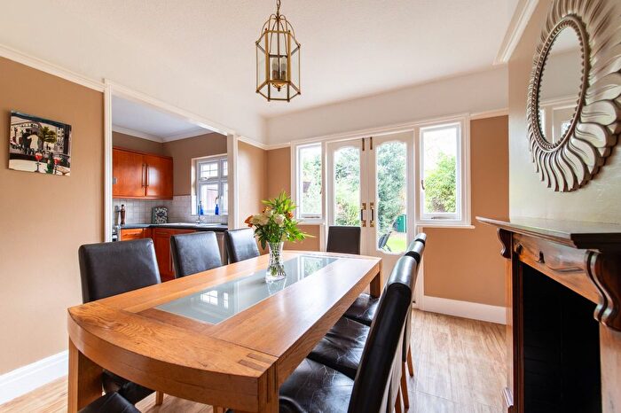 3 Bedroom Terraced House For Sale In Hillingdon Road, Gravesend, Kent, DA11