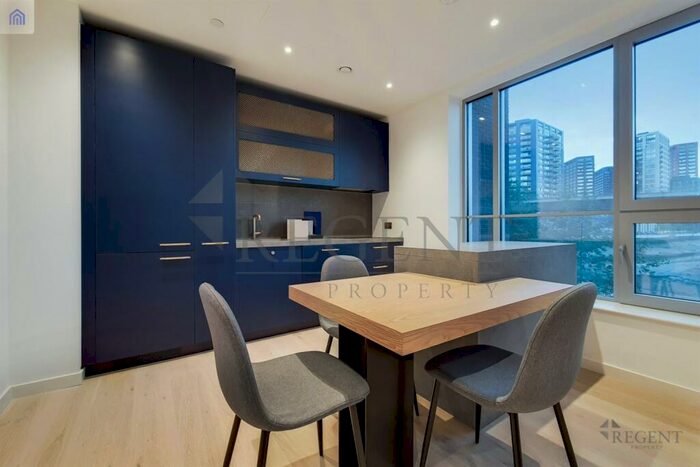 2 Bedroom Apartment To Rent In Douglass Tower, Goodluck Hope Walk, E14