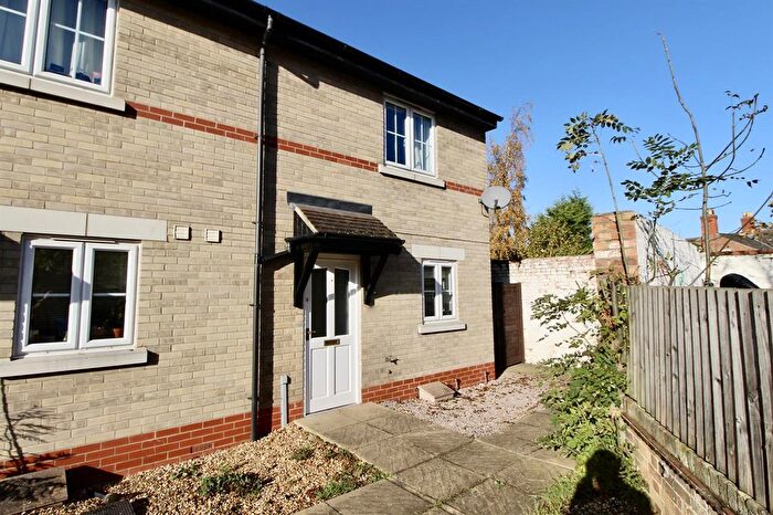 2 Bedroom End Of Terrace House To Rent In Fletton Avenue, Fletton, Peterborough, PE2