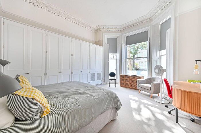 1 Bedroom Flat For Sale In Holland Park, Holland Park, London, W11
