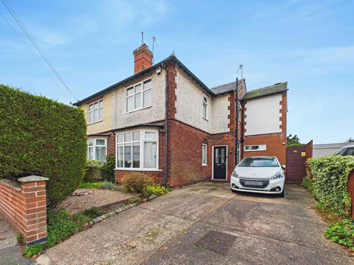 3 Bedroom Semi Detached House For Sale In Arnot Hill Road, Arnold, Nottingham, NG5