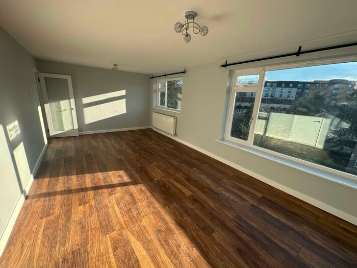 2 Bedroom Apartment To Rent In Milcote Road, Solihull, B91