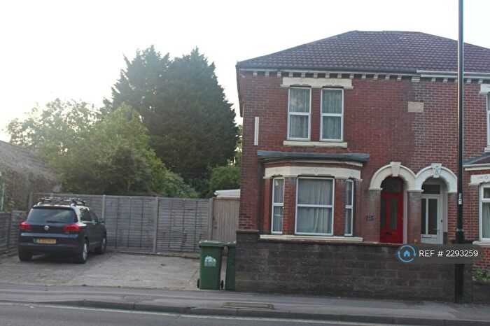 4 Bedroom Semi-Detached House To Rent In Burgess Road, Southampton, SO17