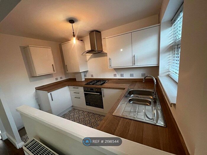 3 Bedroom Semi-Detached House To Rent In Middleham Close, Liverpool, L32