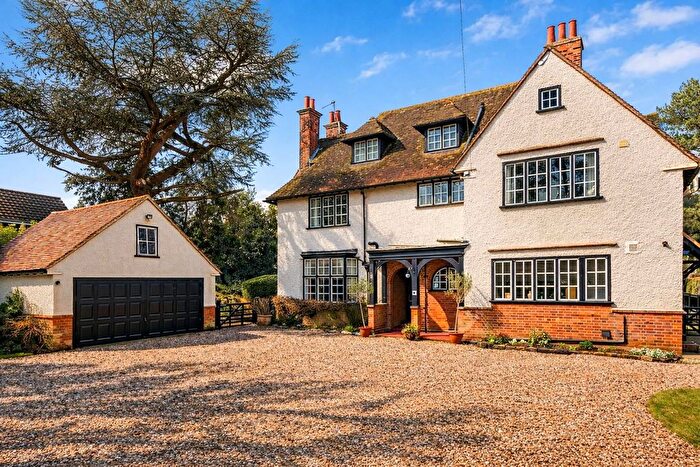 6 Bedroom Detached House For Sale In Morgans Road, Hertford, SG13