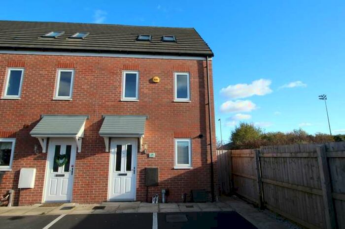 3 Bedroom Terraced House To Rent In Foxhunter Close, Lostock, Bolton, BL6