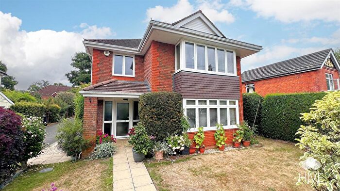 4 Bedroom Detached House For Sale In Ringwood Road, Verwood, BH31