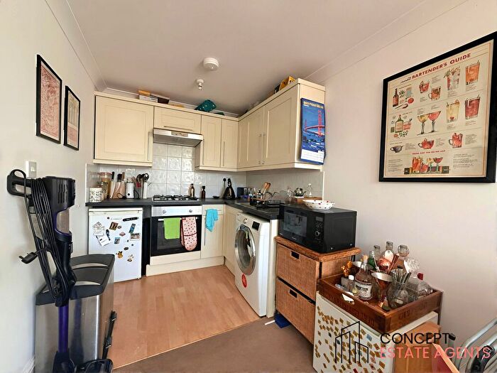 1 Bedroom Flat To Rent In Glenburnie Road, Tooting Bec, SW17